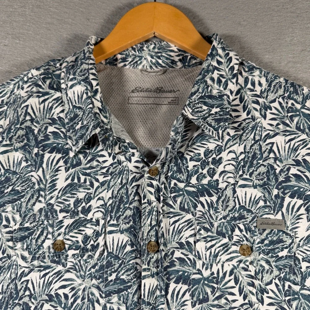 Eddie Bauer Mens Large Blue Tropical Palm Leaf Short Sleeve Outdoor Shirt EM135W